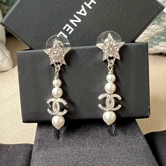 CHANEL Jewelry - New Chanel crystal pearl silver star earrings 20B